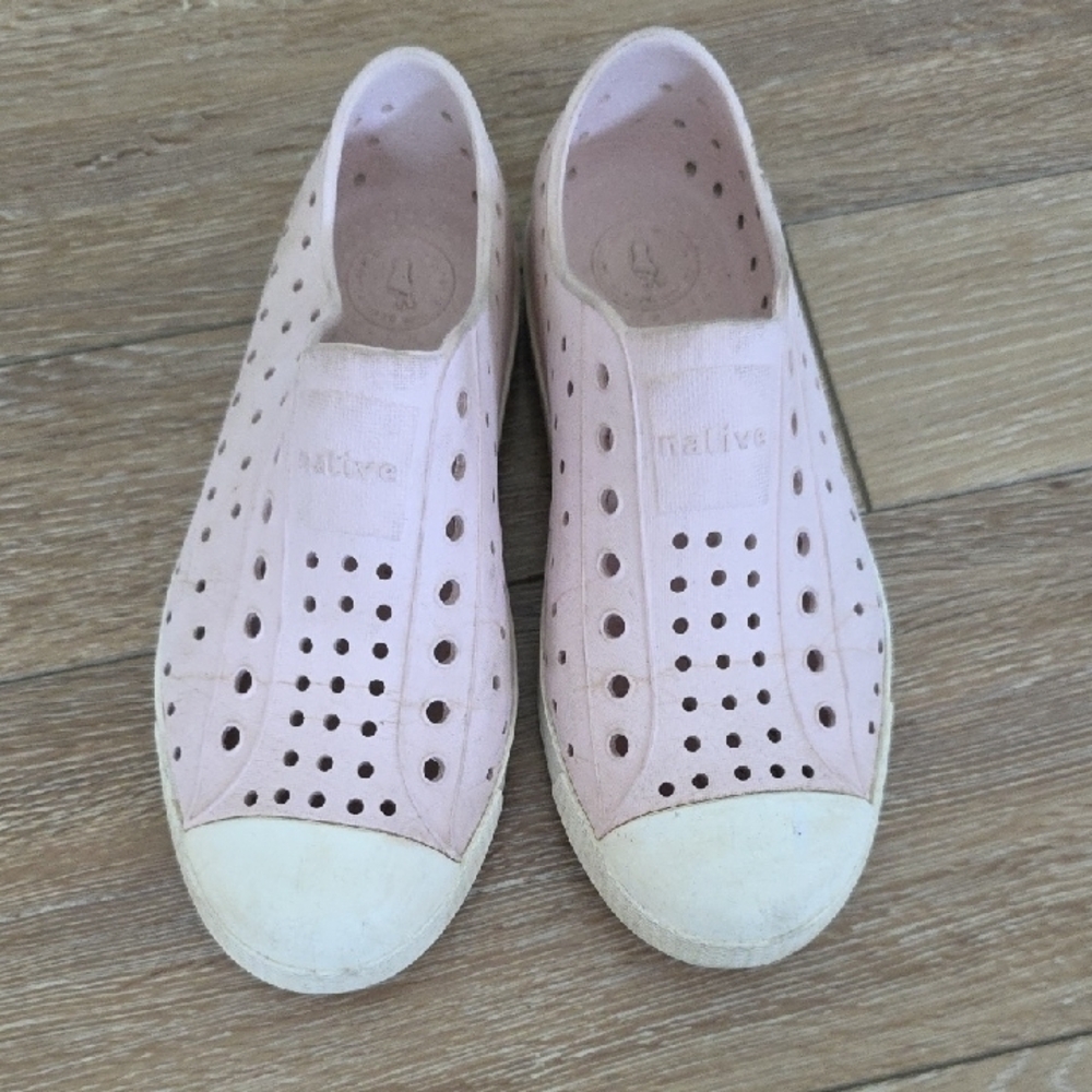 Native Pink Sneakers Lightweight Slip-On